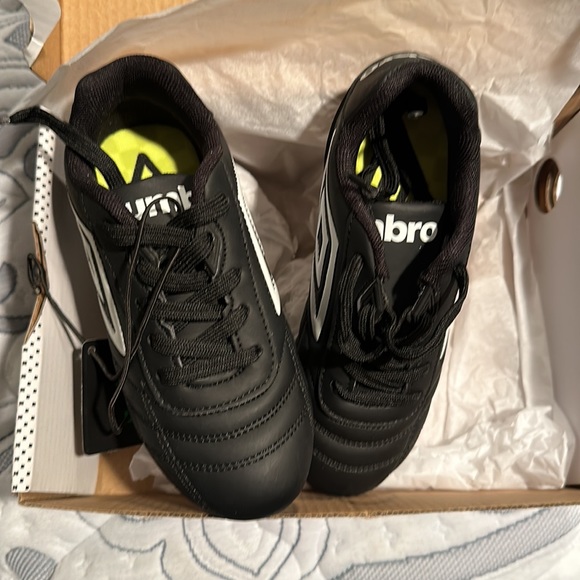 Umbro youth soccer cleats - size 11C - Picture 5 of 6